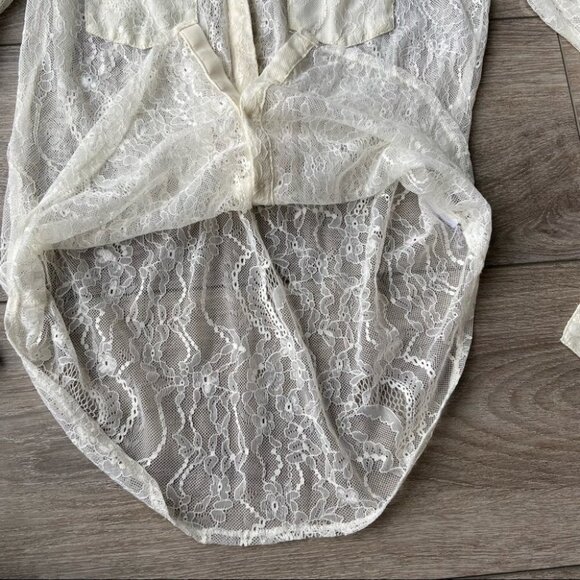 Guess Lace Button Down Stretch  Blouse Shirt - Picture 7 of 13